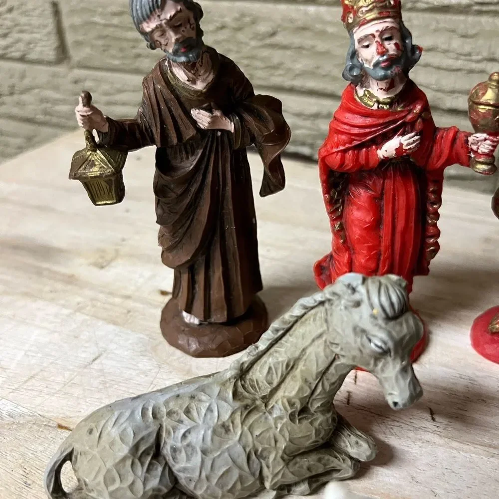 Vintage Italian nativity set